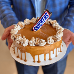 snickers chocolate cake