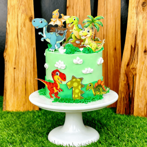 green Dino animals cake