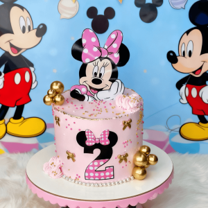 little Minnie Mouse cake