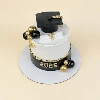 graduation cakes creamone dubai